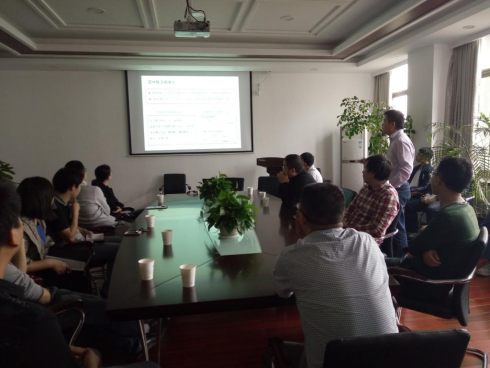 中国科银河国际
武汉物理与数学研究所郑安民研究员来访